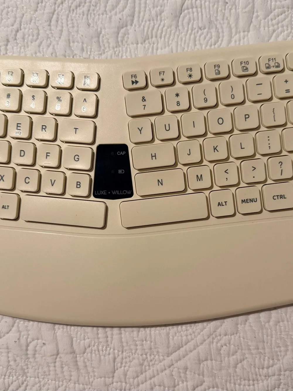 Wireless Ergonomic Keyboard and Mouse Set in Cream